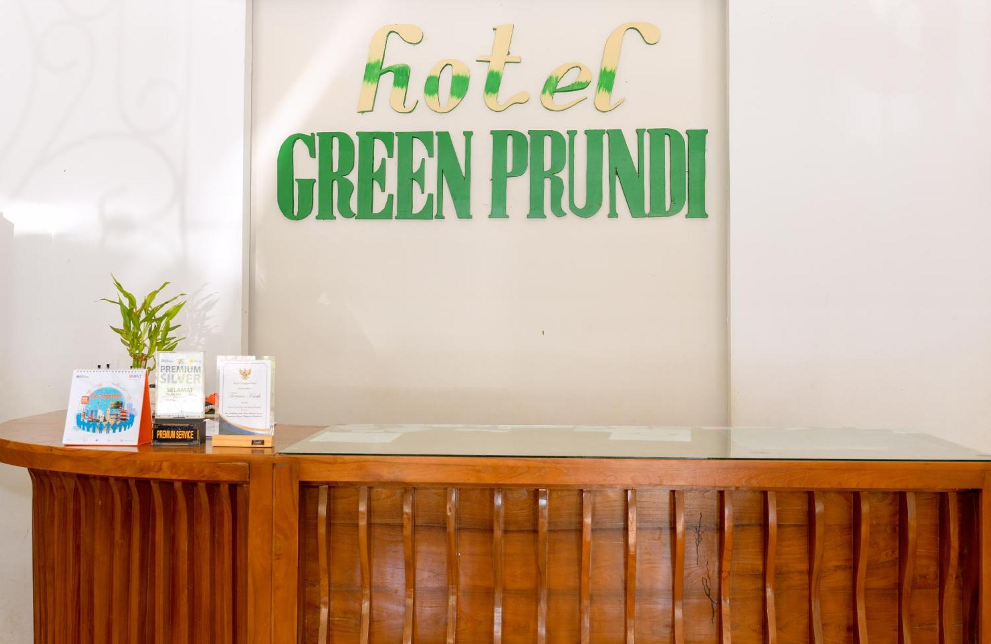 Hotel Green Prundi Labuan Bajo Exterior photo