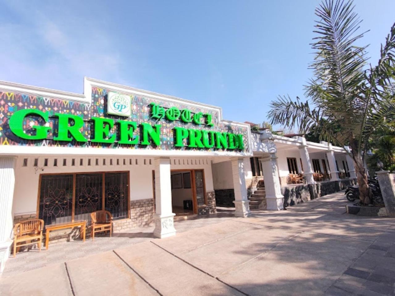 Hotel Green Prundi Labuan Bajo Exterior photo